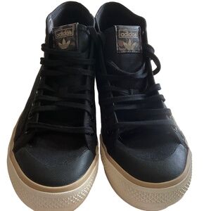 Adidas die marke mit den Sneakers Platform Black Sz 6.5. New